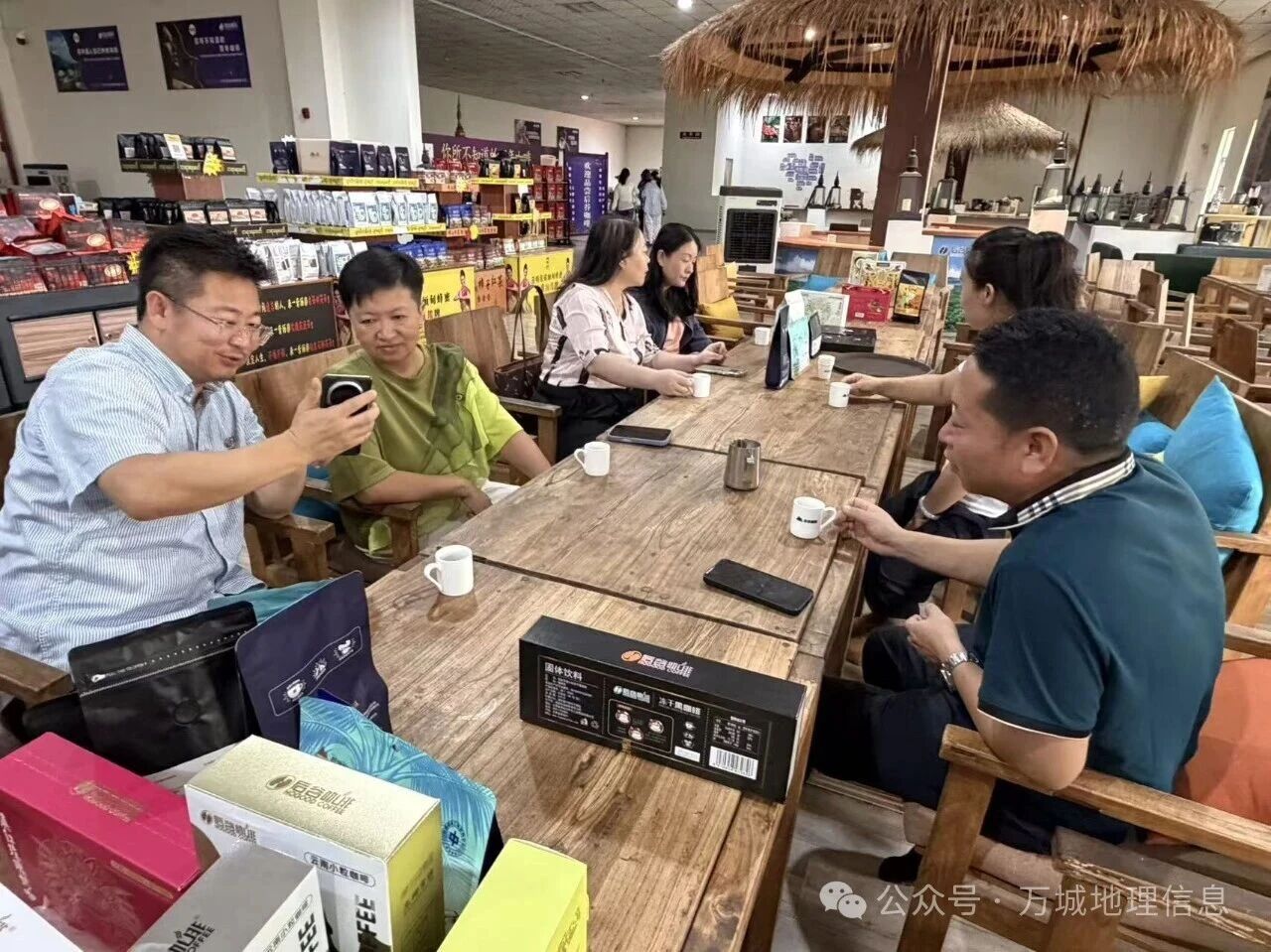 深化交流谋合作 跨界赋能促发展 云南万城空间赴后谷咖啡开展商务考察交流